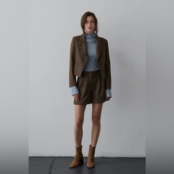 058. ELLIE MINI HOUNDSTOOTH SHORTS - Picture 5 of 8